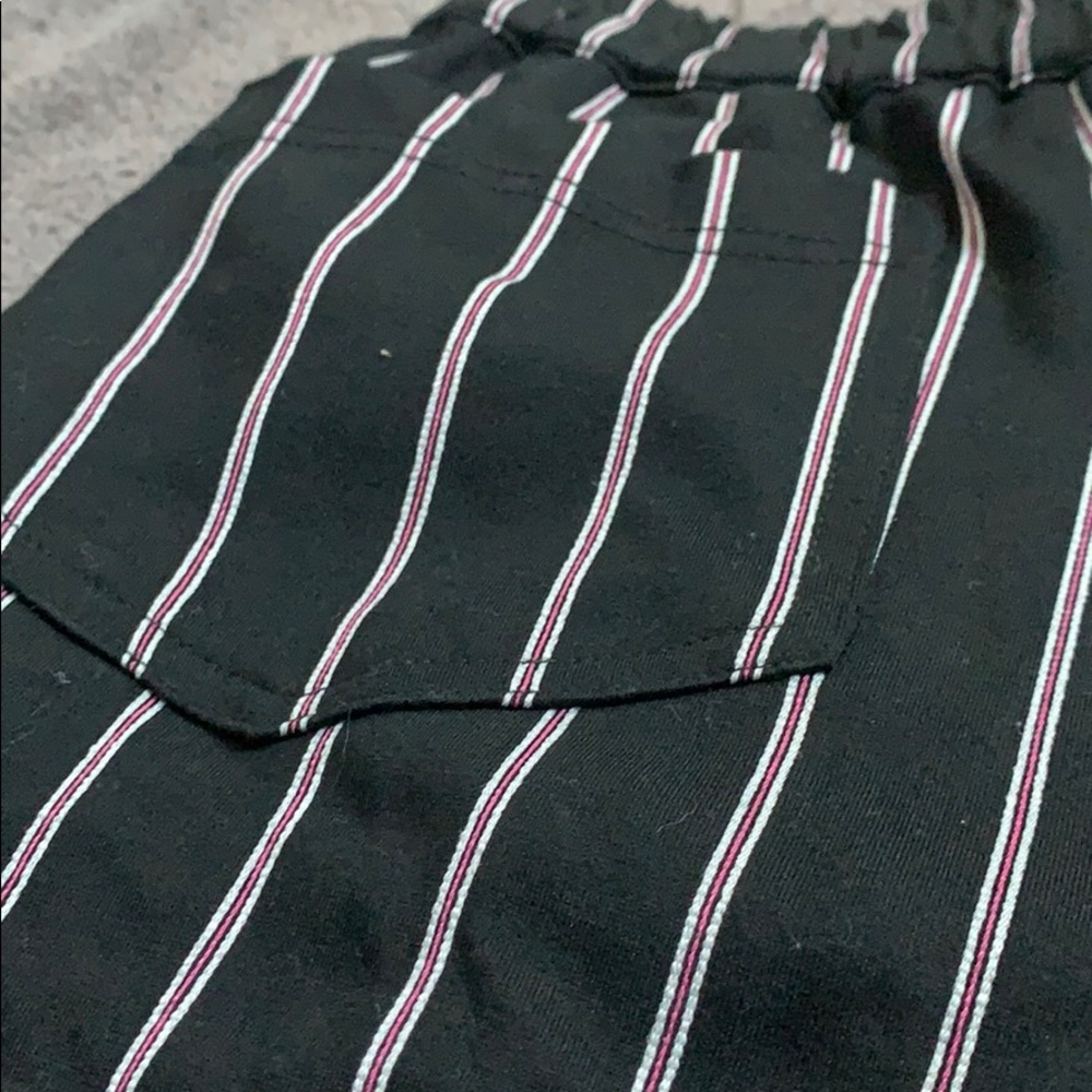 Shorts - Picture 3 of 3